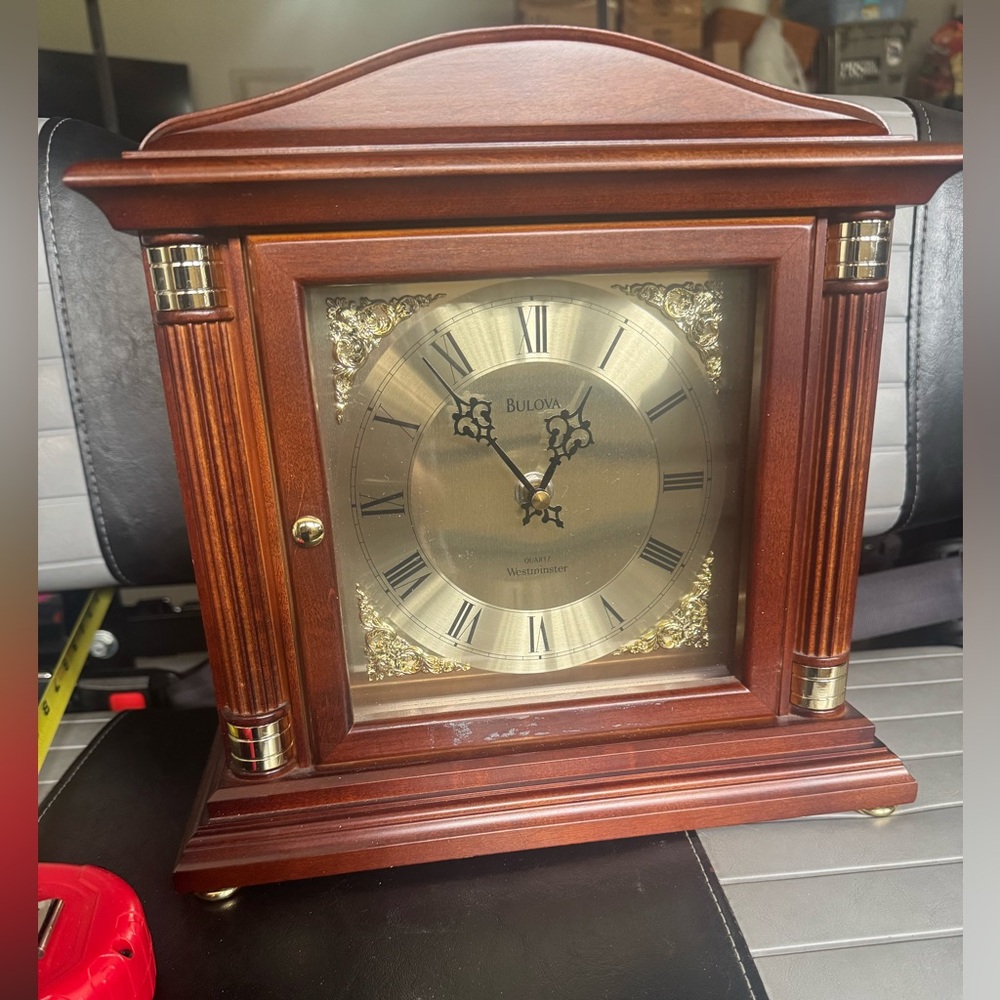 Bulova Mahogany and Gold mantle Clock- has flaw on wood shown in photos